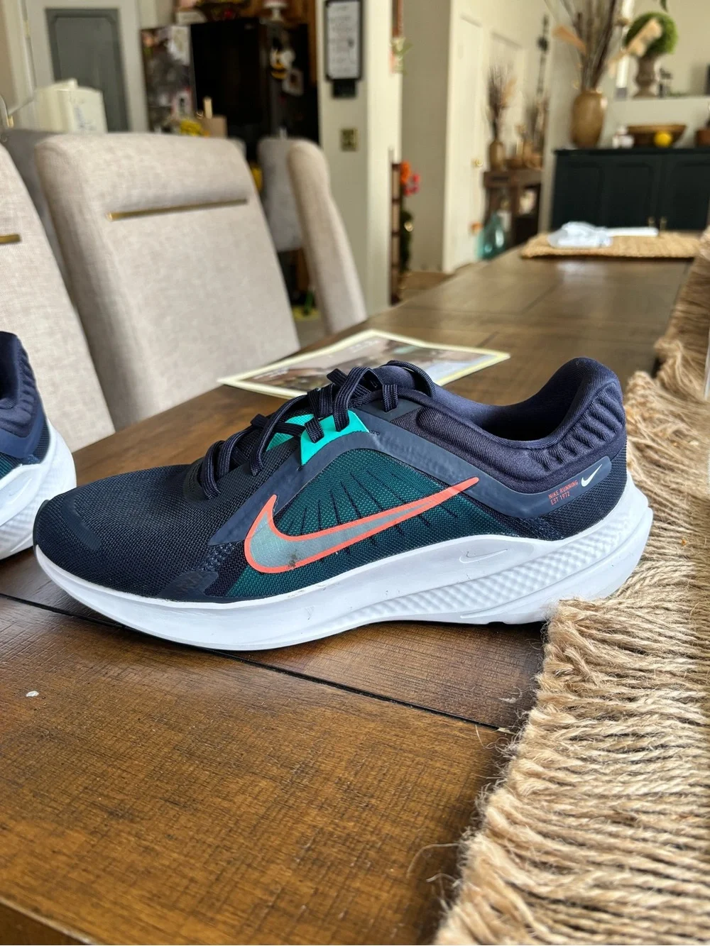 Size 9.5 Women Nike Quest 5 Sneakers  Obsidian/White/Jade DD9291-401 New
